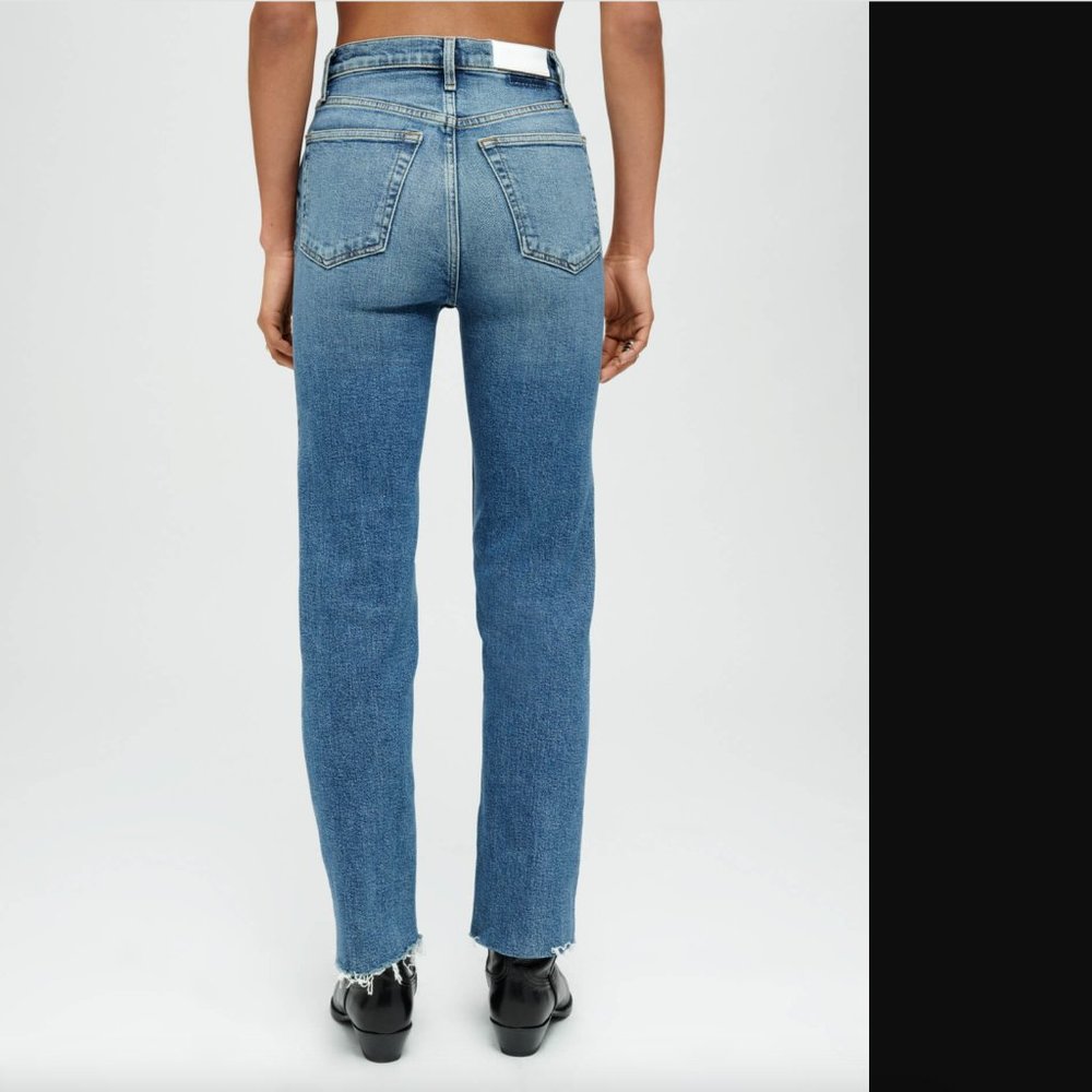 NWT Re/Done 70s Stove Pipe in True Indigo- Size 28 (NWT) - Picture 3 of 7